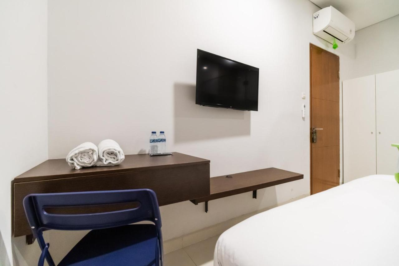 Urbanview Hotel Casa Kota Mangga Besar Jakarta Kültér fotó