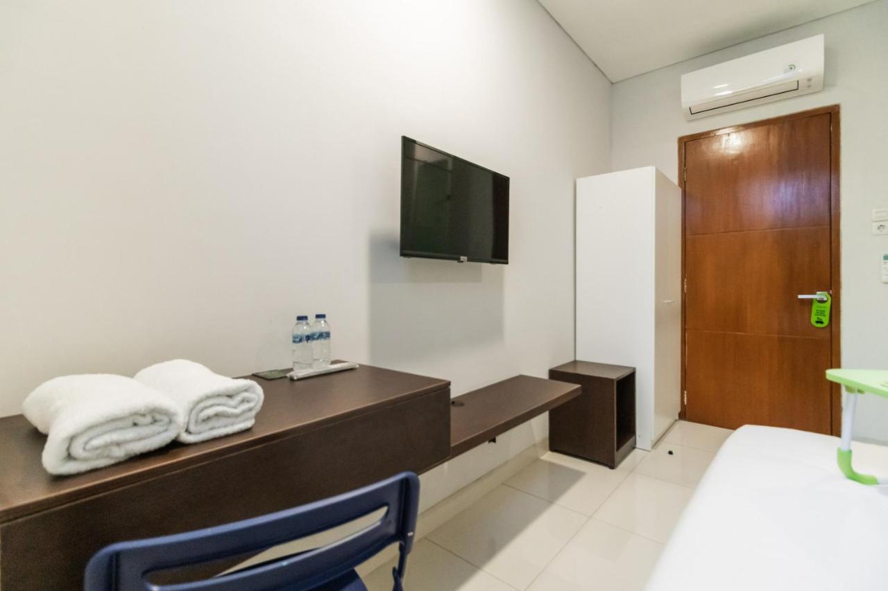 Urbanview Hotel Casa Kota Mangga Besar Jakarta Kültér fotó